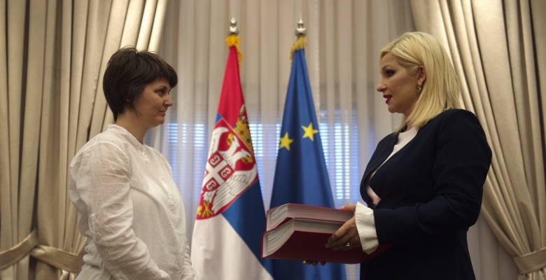 Serbia a instituit oficial o Zi de comemorare a femeilor ucise ca urmare a violentei.